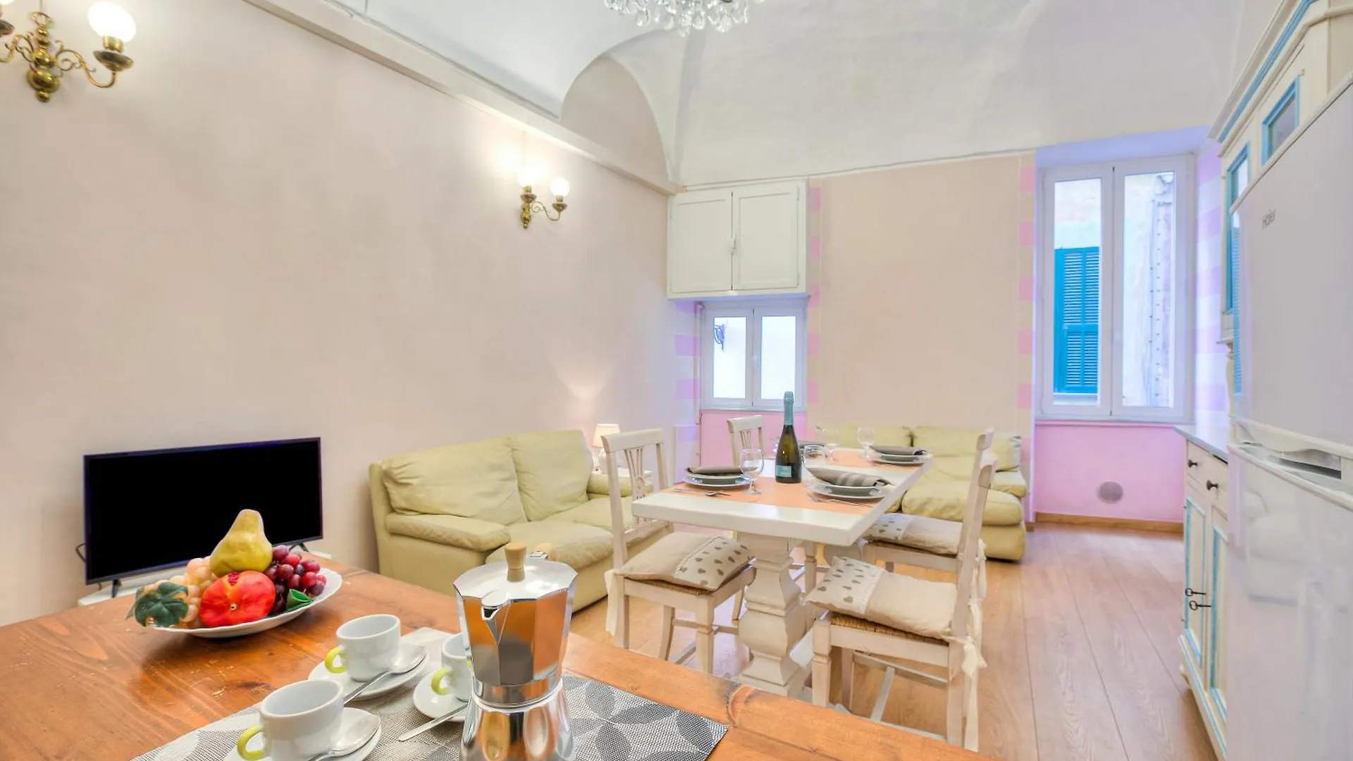Goccia Di Mare 50M From The Sea - Happy Rentals contacts
