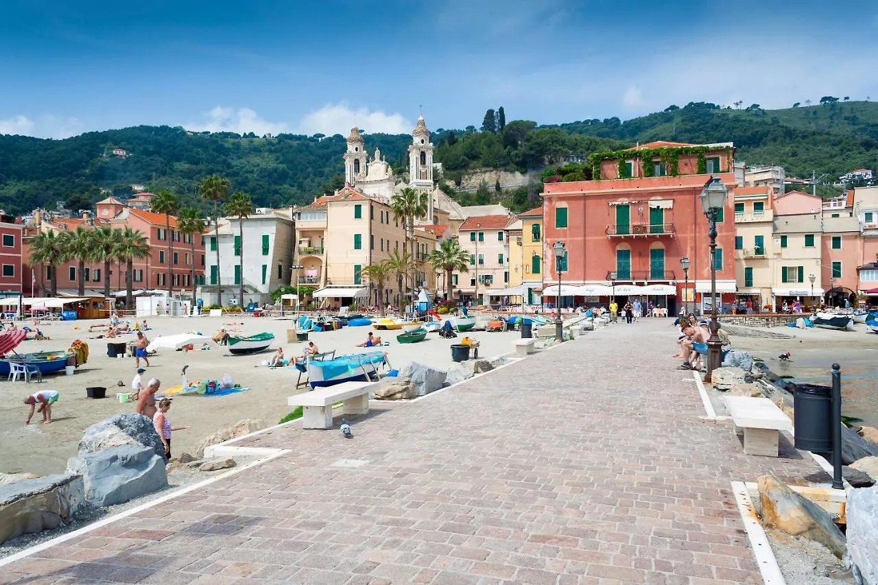 Goccia Di Mare 50M From The Sea - Happy Rentals Alassio